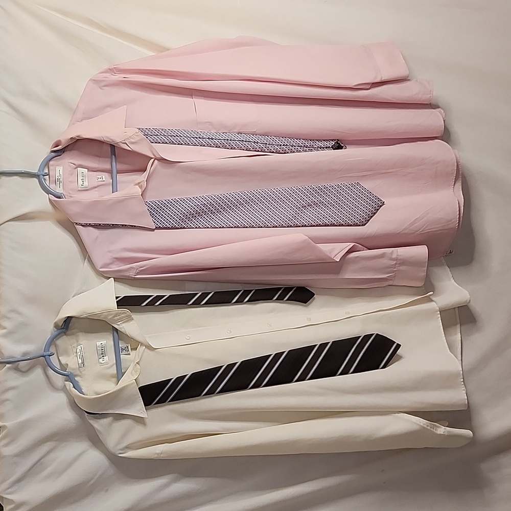 Set of VanHeusen Men's Dress Shirts with coordinating Ties